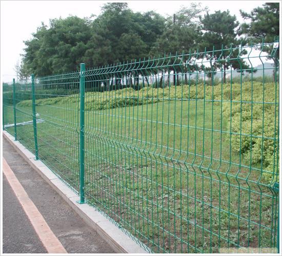 金屬護(hù)欄網(wǎng)